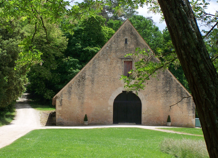 Balade historique autour du village de Lanquais, Grange dîmière de Lanquais, Lanquais