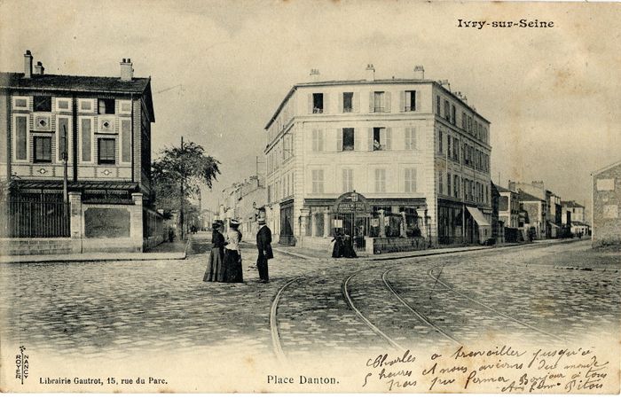 Balades historiques à la découverte d’Ivry, Place Danton, Ivry-sur-Seine