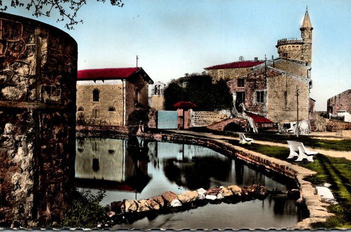 ballade commentée dans le quartier historique de Virieux de Pélussin, Place du fossé à Virieu, Pélussin