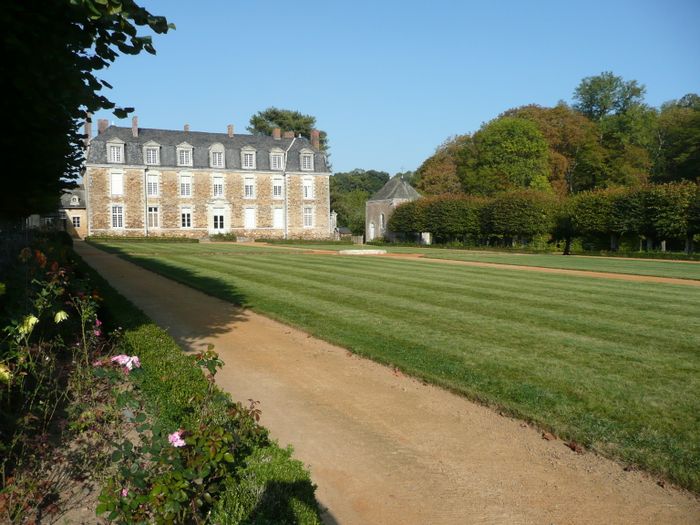 Château de la Faucille, Château de la Faucille, L&rsquo;Hôtellerie-de-Flée