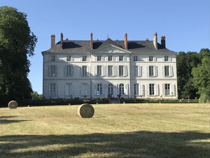 Château de la Roche et son parc, Château de la Roche-Noyant, Noyant-la-Gravoyère