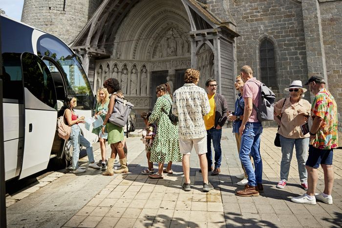 Circuit touristique en bus, Hôtel de ville, Nangis