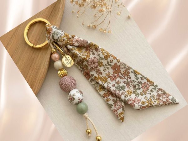CONFECTION DE BIJOUX DE SACS ET CORDONS PORTE-CLES, Maison de Quartier du Courghain, Grande-Synthe