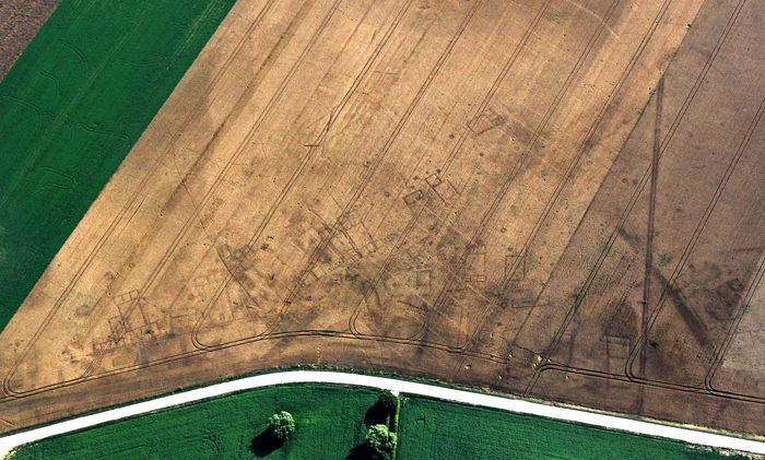 Conférence du Jeudi : Nos racines vues du ciel. 50 ans de photographies aériennes archéologiques dans le sud-est de la Champagne., Théâtre municipal de Saint-Dizier, Saint-Dizier