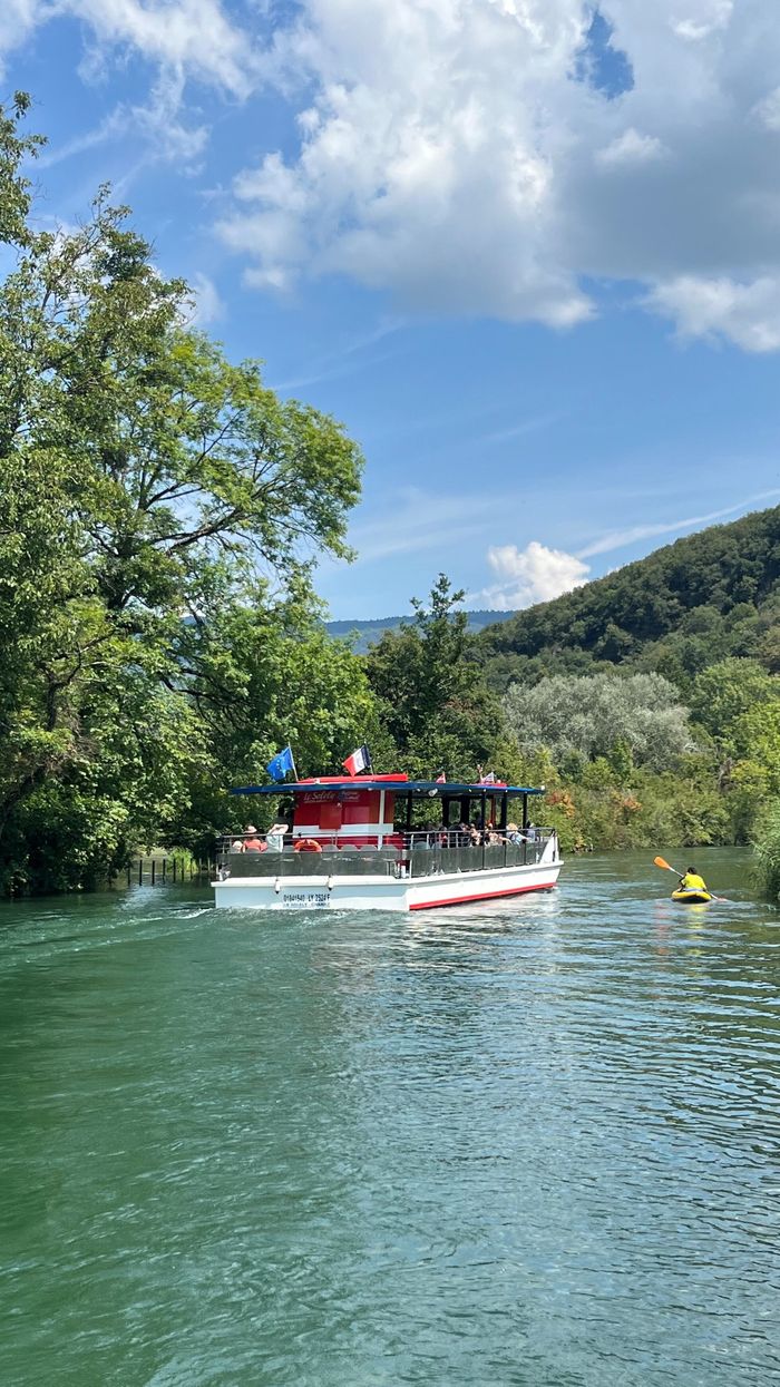 Croisière sur le canal de Savières, Bateau Canal, Chanaz