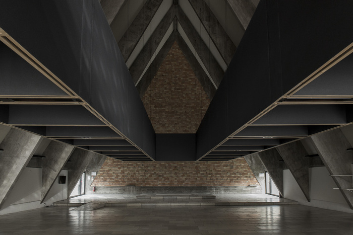 CURIOX – Découverte d&rsquo;une architecture contemporaine remarquable, CURIOX Centre d&rsquo;Art et de Rencontres, Ugine