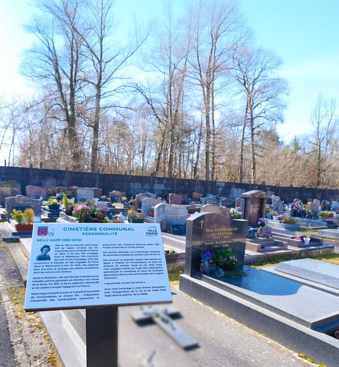 Découverte des tombes des personnalités d&rsquo;Avon, Cimetière d&rsquo;Avon, Avon