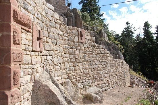 Découvrez une fortification médiévale, perchée à 677 m d’altitude, au cœur de la forêt d’Obernai – Bernardswiller., Château du Kagenfels, Ottrott