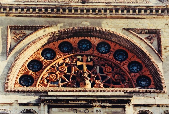 Démonstration : découverte de la demi-rose de l&rsquo;église Notre-Dame-des-Victoires, Halle aux poissons, Trouville-sur-Mer