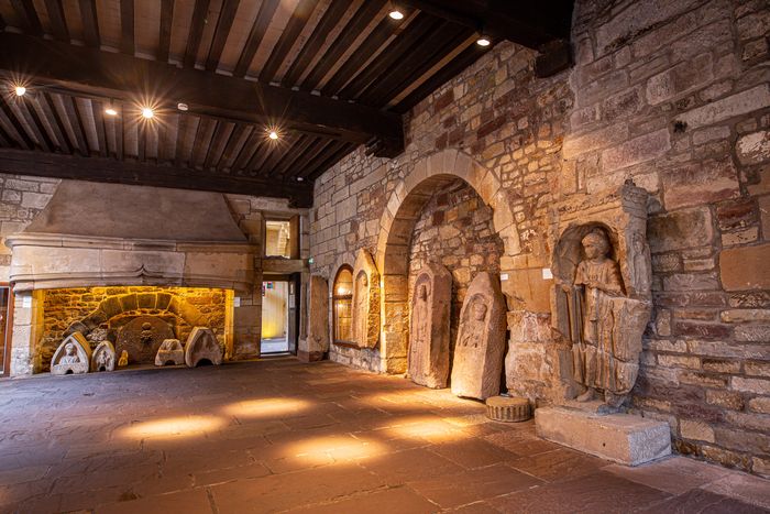 Démonstration d’enluminure et de reliure, Musée de la Tour des Échevins, Luxeuil-les-Bains