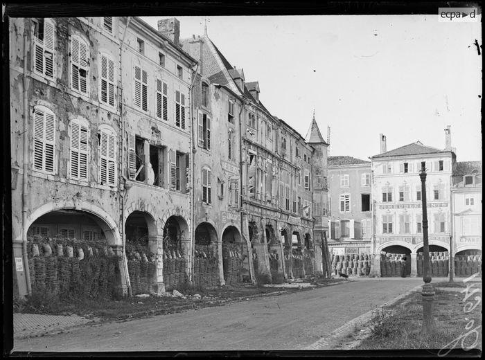 Des architectes ordinaires au chevet des monuments historiques lorrains touchés par la Grande Guerre : protéger, réparer, reconstruire (1914-1925), Hôtel de Ville, Metz