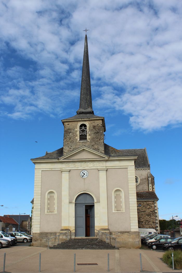 Église Saint-Victor de La Pouëze, Rue Du Parc, La Pouëze 49370 Erdre-En-Anjou, Erdre-en-Anjou