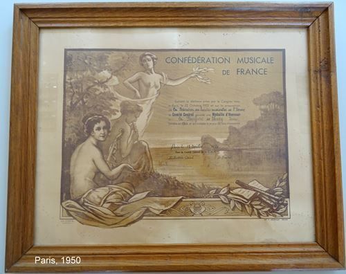 Exposition de drapeaux anciens et gravures d&rsquo;époque, Salle municipale de l&rsquo;aquarium, Thury