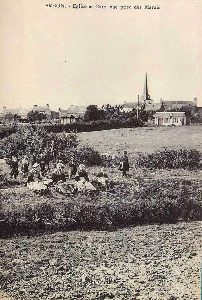 Exposition de photographies anciennes, Église Saint-Cyr et Sainte-Julitte, Ambon