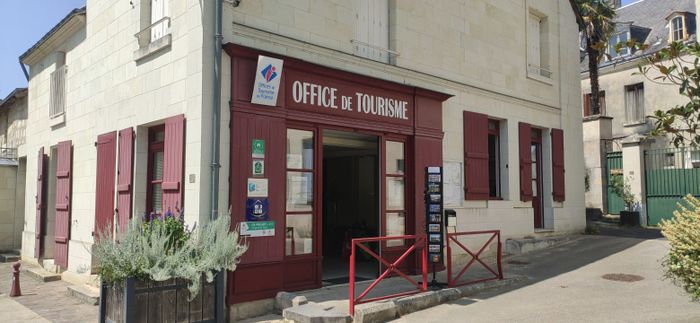 Exposition de photos « patrimoine en péril », Office de Tourisme Bourgueil, Bourgueil