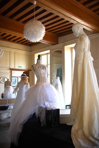 Exposition de robes de mariées allant de 1900 à 2020, Hôtel Saint-Thibault, Provins
