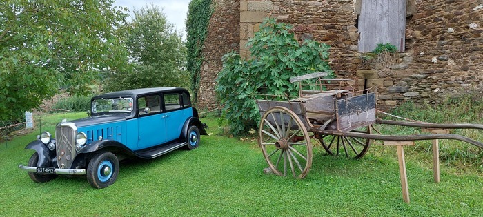 Exposition de voiture anciennes, Château de Pagax, Agnac
