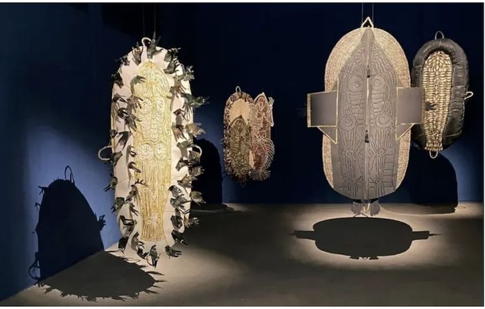 Exposition « L&rsquo;odyssée des migrants – BOZA et ORDALIE » de Meriem Bouderbala – Ancienne Chapelle du Château du Grand Launay – Visite des jardins., Château du Grand Launay, Semblançay
