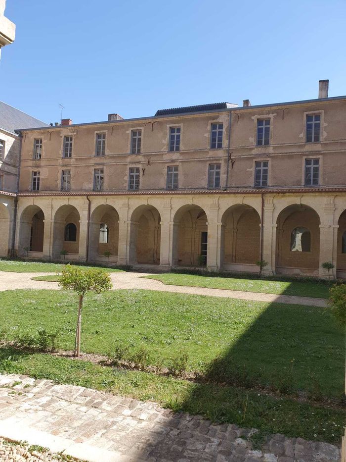 Exposition peinture et photographie, Cloître de l&rsquo;Abbaye, Saint-Maixent-l&rsquo;École
