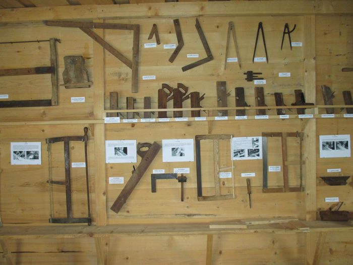 Exposition « scies, rabots et compagnie », salle des fêtes, Bellecombe-en-Bauges