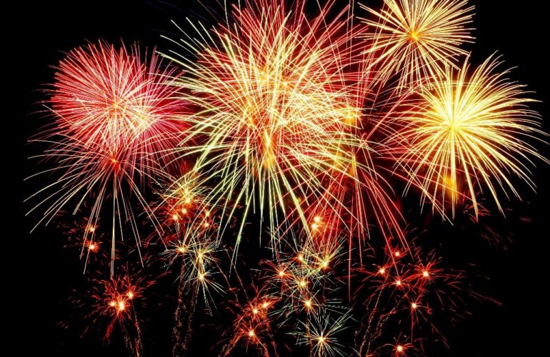 Feu d’artifice dans le cadre de la Fête des Corps Saints Beaulieu-sur-Dordogne