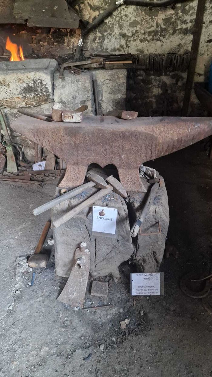 Forge et four à pain, Ancienne forge, Douadic