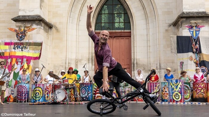 Friandises velicyclopédiques – Vincent Warin – Compagnie 3.6/3.4 et La
Banda de Chez Kantins, Le Passage à Niveaux, Béthune