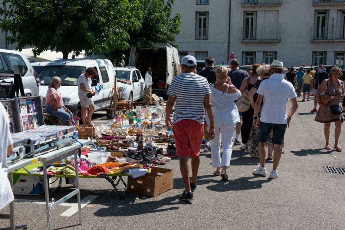 Grand vide-greniers, Esplanade Huguette Barrot (place du collège), Salindres