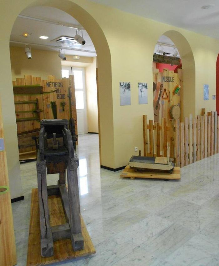 Jeu d&rsquo;énigmes « Le Mardi Gras des petits carnavaliers » au sein de l&rsquo;exposition permanente, Écomusée de Marie-Galante, Grand-Bourg