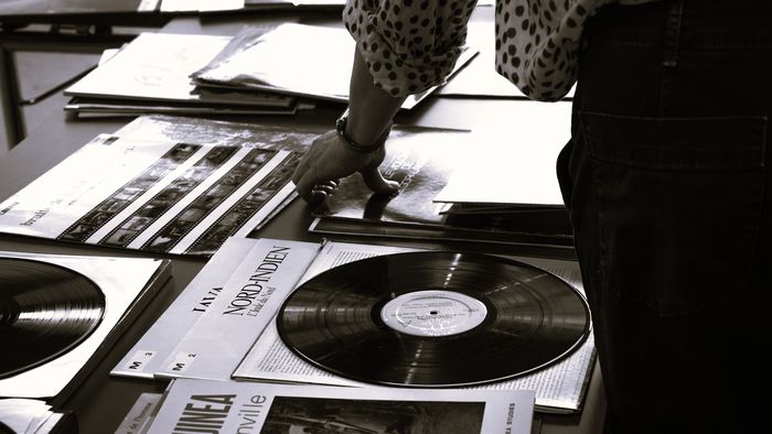 Journée mondiale des personnes âgées – Thème : Désirs | Création sonore sur vinyles, MEG, Genève