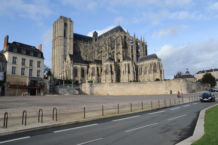 La cathédrale Saint-Julien, Maison du Pilier rouge – Office de tourisme, Le Mans