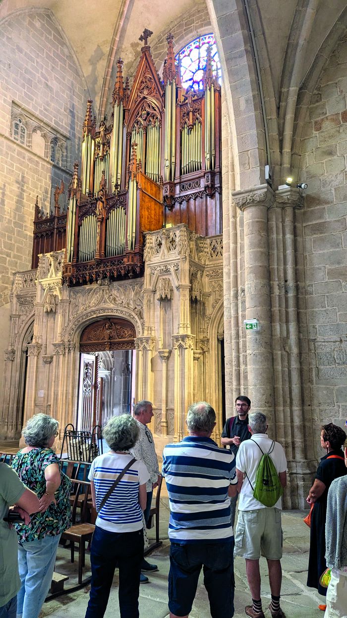La collégiale
se visite en
deux temps
Collégiale Notre Dame
d’Espérance, Collégiale Notre-Dame-d’Espérance, Montbrison