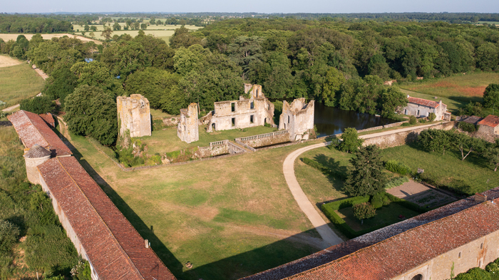 La Durbelière : ils l&rsquo;ont vécu, ils vous racontent., Château de la Durbelière, Mauléon