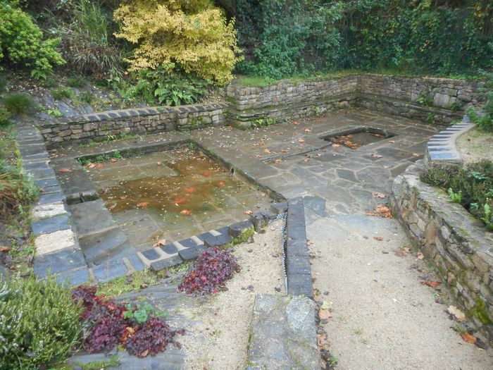 La Fontaine de Kernitron, Chapelle Notre-Dame de Kernitron, Lanmeur