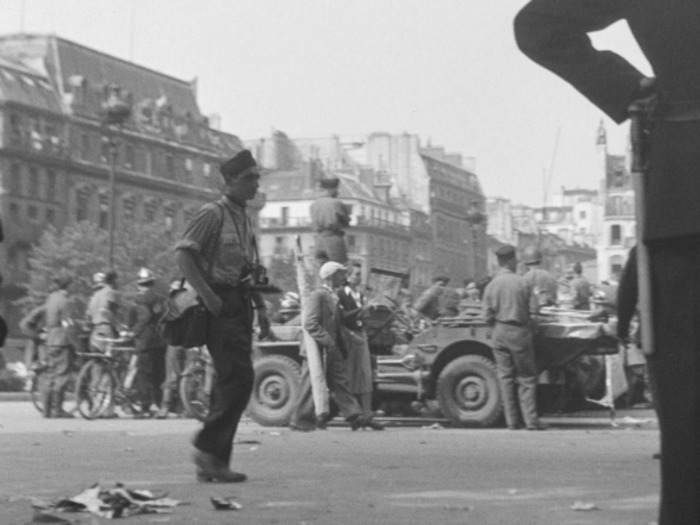 La Libération de Paris vue par Robert Capa | Balade urbaine, Église Saint-Pierre de Montrouge, Paris