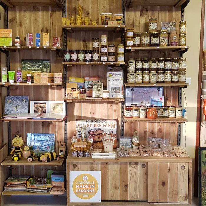 La Miellerie de Misery vous accueille pour vous faire découvrir sa passion et le monde fascinant des abeilles., danielle Somson/ La miellerie de misery, Vert-le-Petit