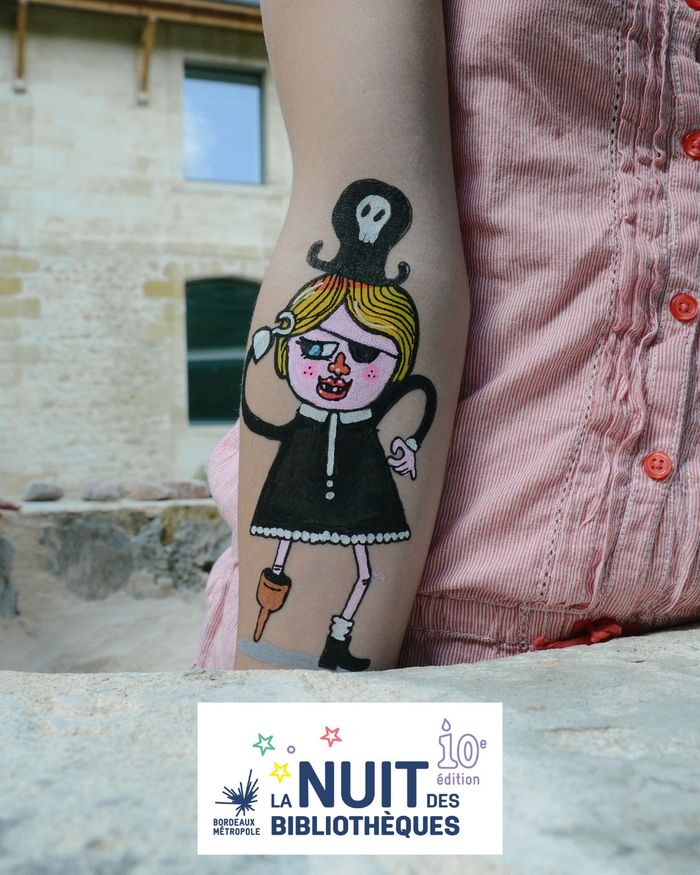 La Nuit des bibliothèques : tatouages éphémères des Skinjakin, Ludo-médiathèque du Taillan-Médoc, Le Taillan-Médoc