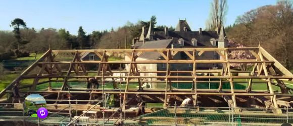 La restauration d’une charpente en chêne du manoir du Colombier, Jardins du Manoir du Colombier, Hénon