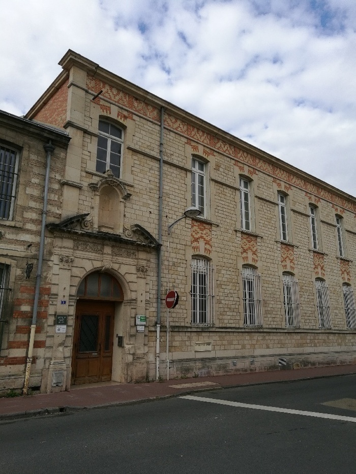 L&rsquo;ancien Hôpital et l&rsquo;ancien tribunal : découvrez ce bâtiment à travers son histoire, Ancien Tribunal – Association des Sciences et Arts, Vitry-le-François