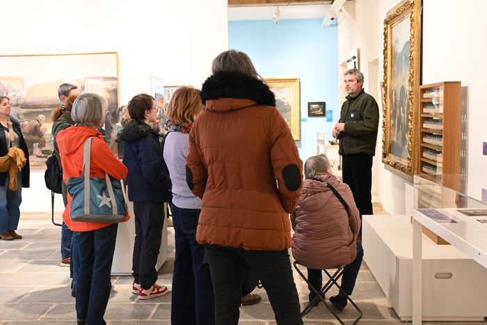 Lecture dans l’exposition « Trésors. regards choisis dans la collection du musée « , Manufacture des Tabacs, Morlaix