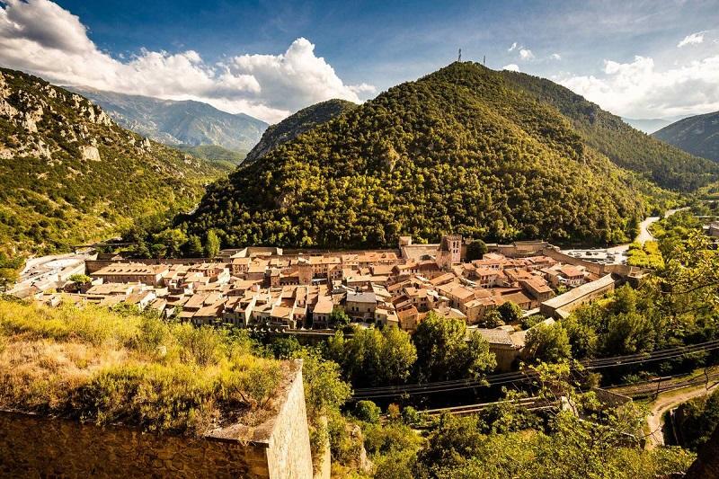 LES BALADES DU CONFLENT VISITE COMMENTÉE DE VILLEFRANCHE-DE-CONFLENT  Villefranche-de-Conflent