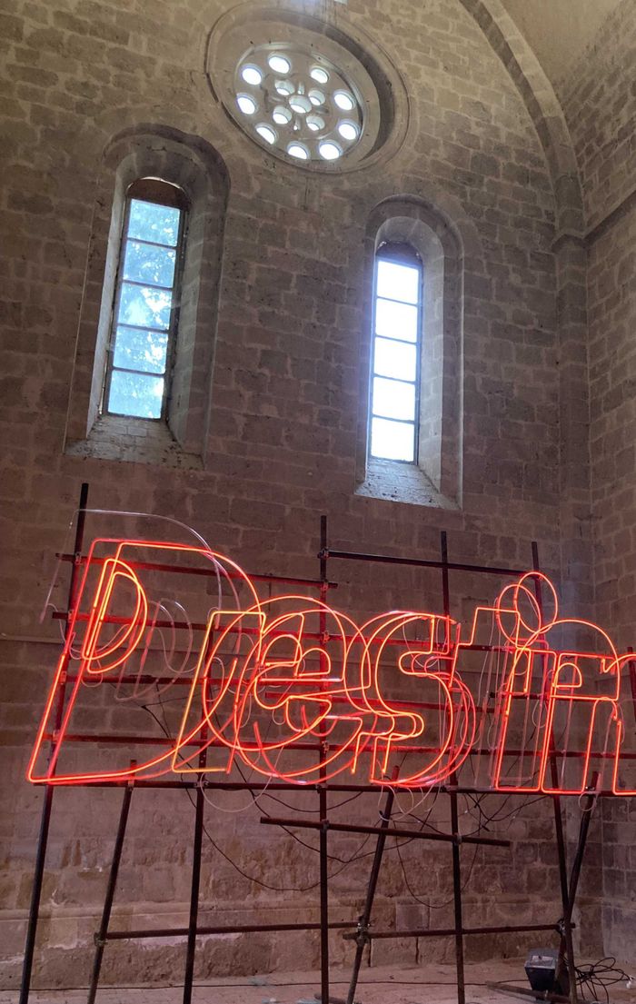 Les clés d’une œuvre d’art contemporain : focus sur « Le sentiment d’intensité » de Rémi Groussin, Abbaye de Flaran, Valence-sur-Baïse