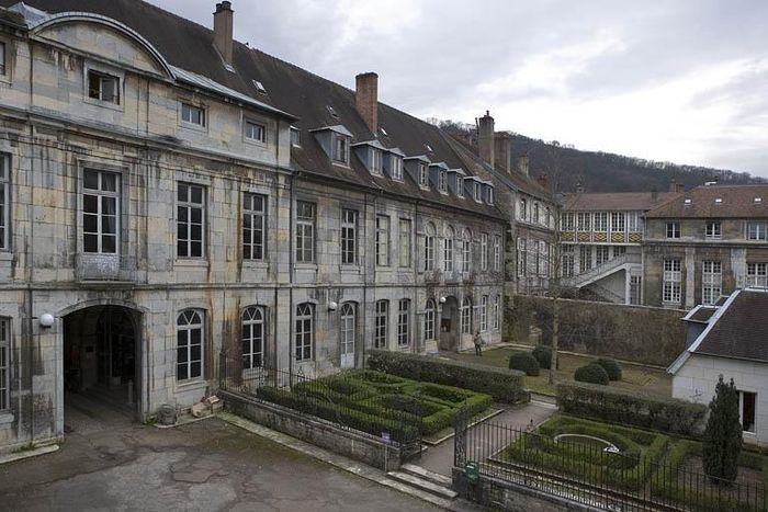 L’hôtel de Courbouzon-Villefrancon, de la cave au grenier !, UFR SLHS – Hôtel de Courbouzon, Besançon