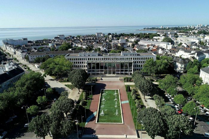 L&rsquo;hôtel de ville de Saint-Nazaire, Hôtel de ville de Saint-Nazaire, Saint-Nazaire