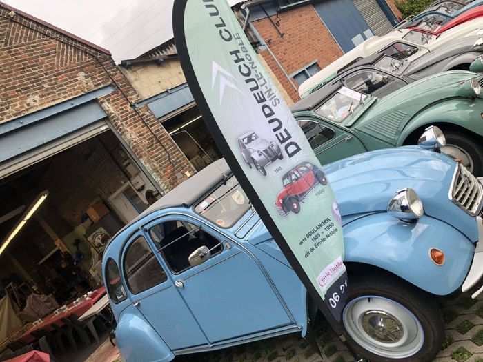 Mécanique et Traditions : Le Deudeuche Club Dévoile ses Secrets, Atelier de la 2CV, Sin-le-Noble