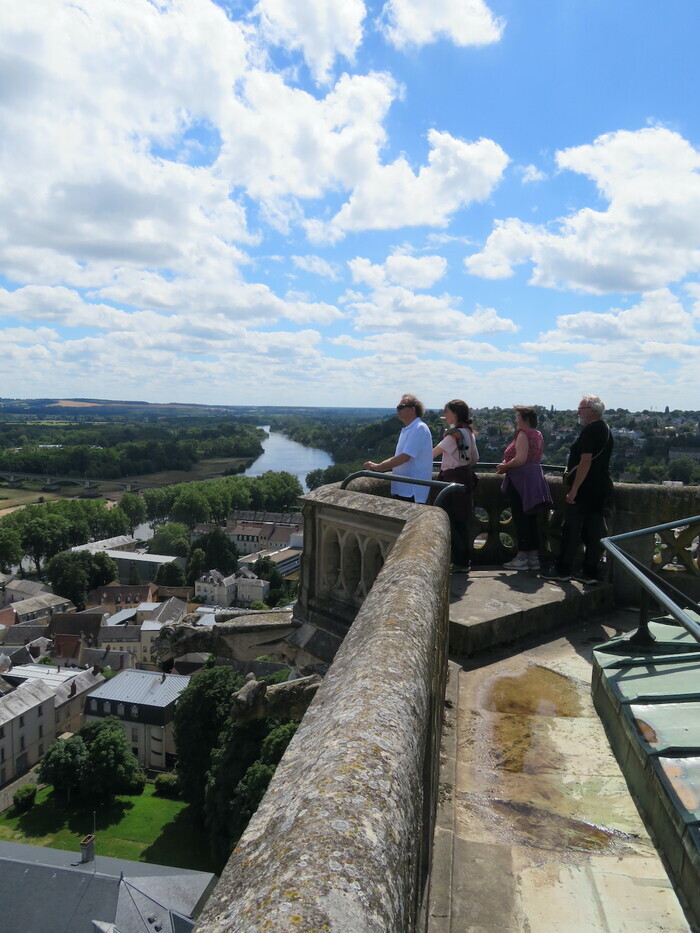 Montée à la tour Bohier à Nevers, Cathédrale Saint-Cyr et Sainte-Julitte, Nevers