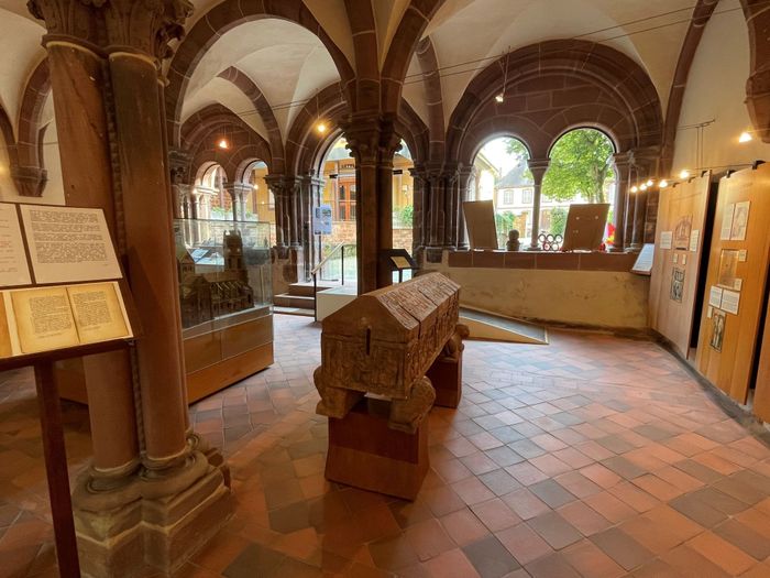 Neuwiller-lès-Saverne, de la Préhistoire à nos jours, Abbatiale Saint-Pierre-et-Saint-Paul, Neuwiller-lès-Saverne