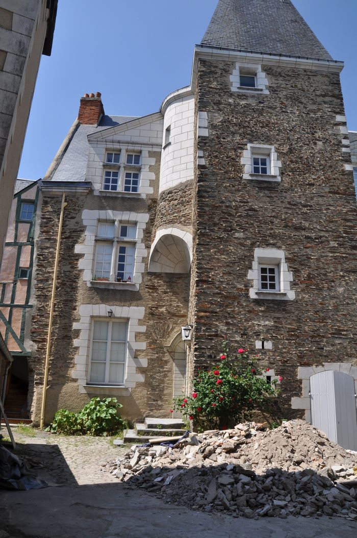 Observation depuis la cour du Logis d&rsquo;Ardanne, Logis d&rsquo;Ardanne, Angers
