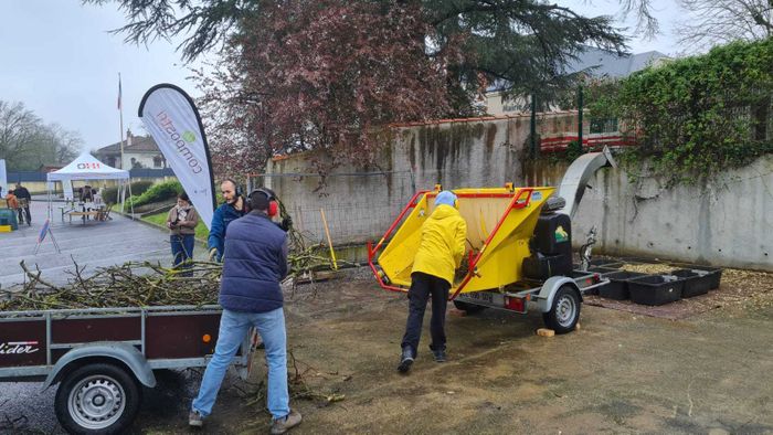 Opération de broyage et sensibilisation au compostage Déchèterie de La Montagne La Montagne