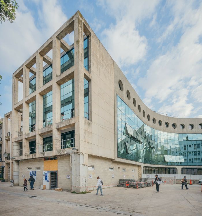 Parcours autour des œuvres majeures d&rsquo;Oscar Niemeyer en Seine-Saint-Denis, Espace Niemeyer – Siège du Parti communiste français, Paris